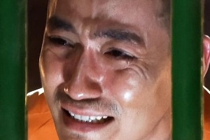 朱一龙：从顶流偶像到毁容式演技的蜕变